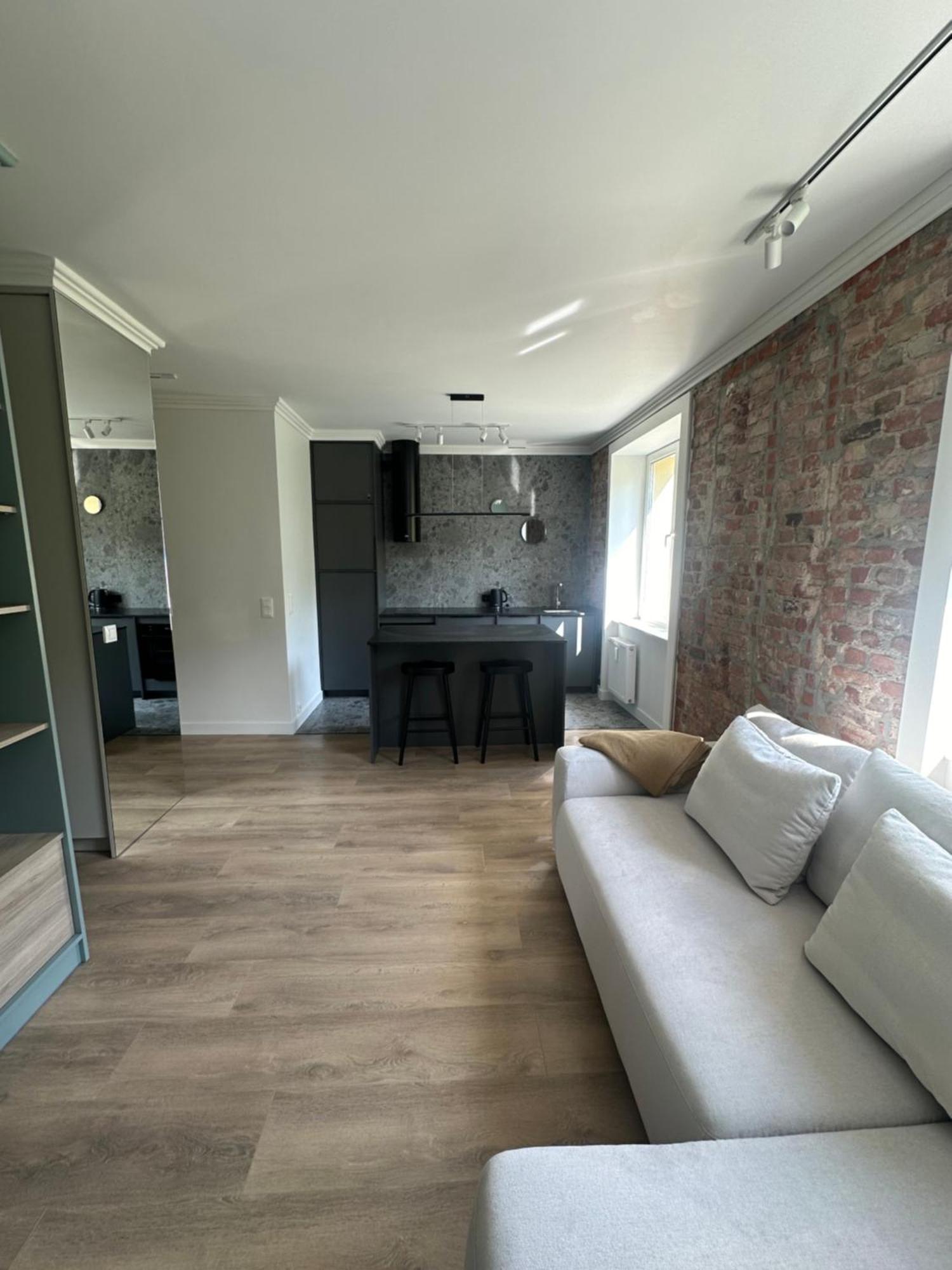 Center4You2 Apartment กดิเนีย ภายนอก รูปภาพ