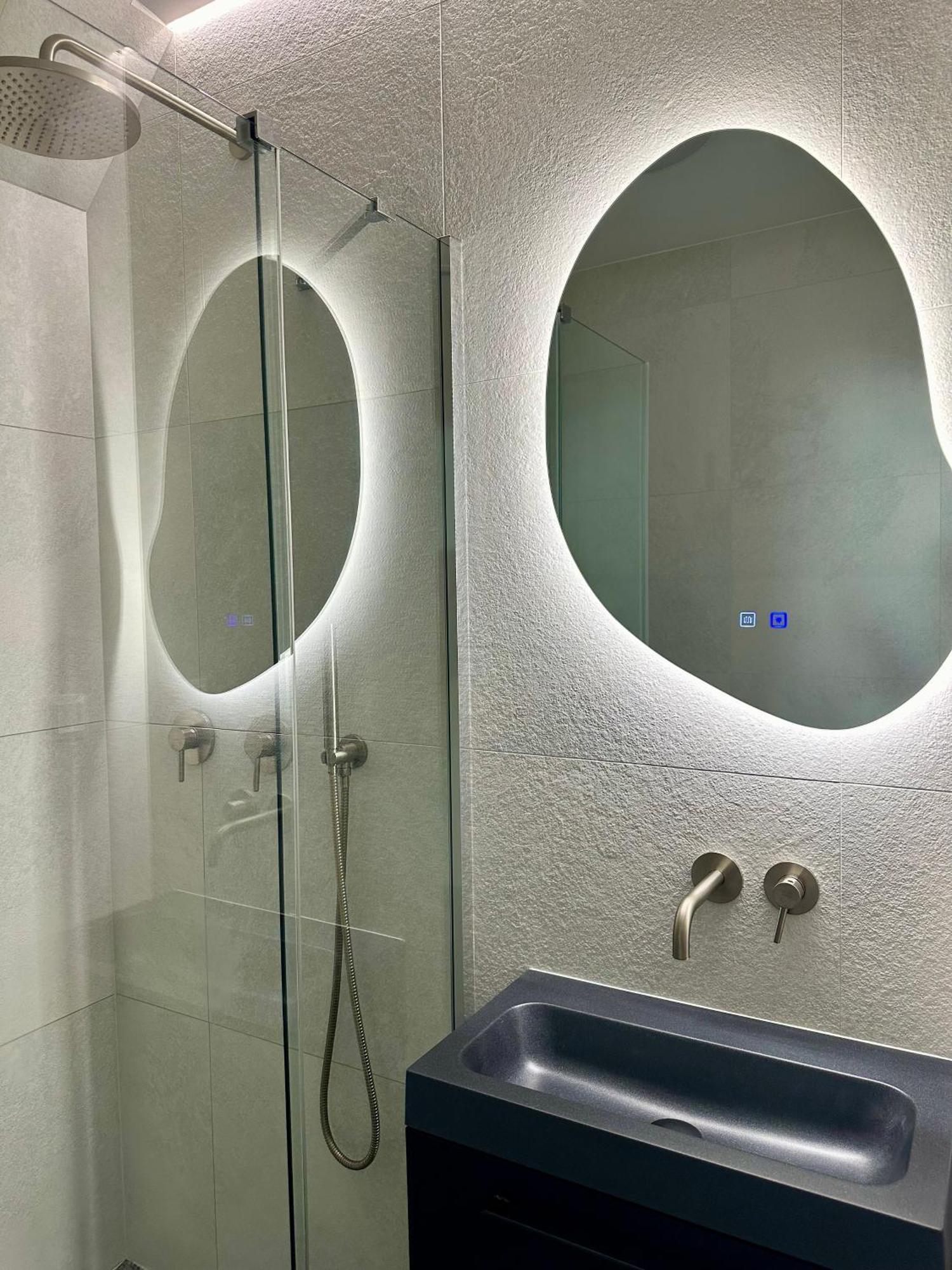 Center4You2 Apartment กดิเนีย ภายนอก รูปภาพ
